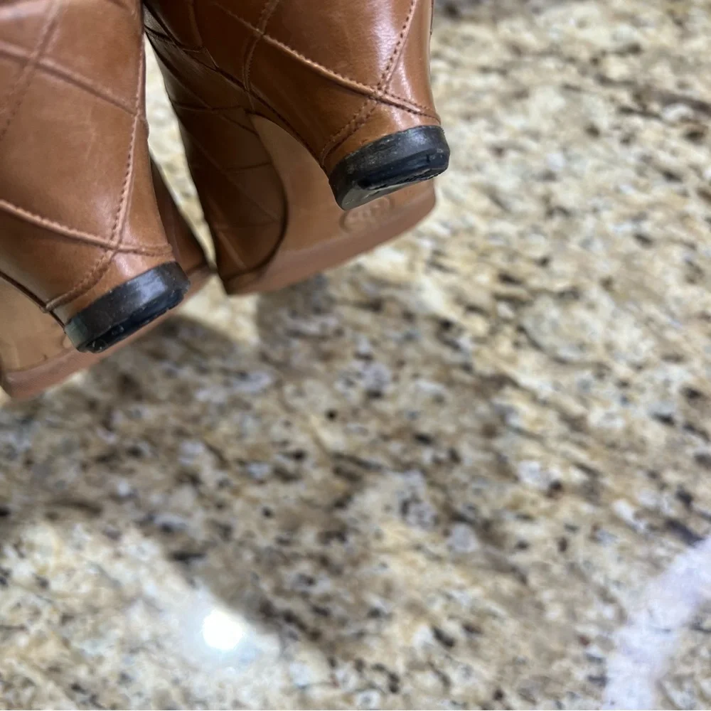 Chanel Quilted Tan Brown Leather Almond Toe Pumps 36 100% Authentic